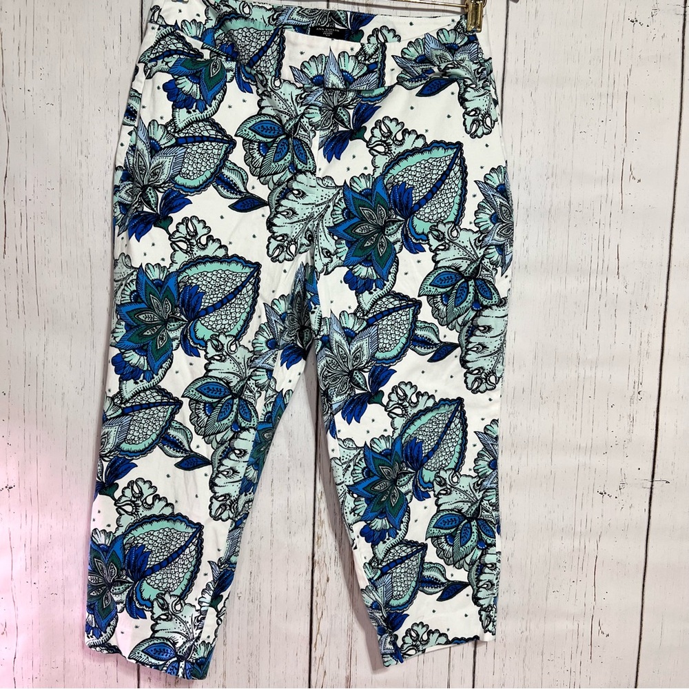 Ann Taylor Curvy Petite Capri Pants 6P Blue White Floral Print Stretch Cotton - Picture 5 of 9